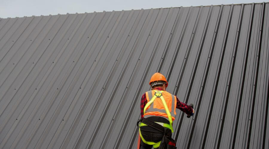 Professional metal roof installation services in Land O'Lakes, FL